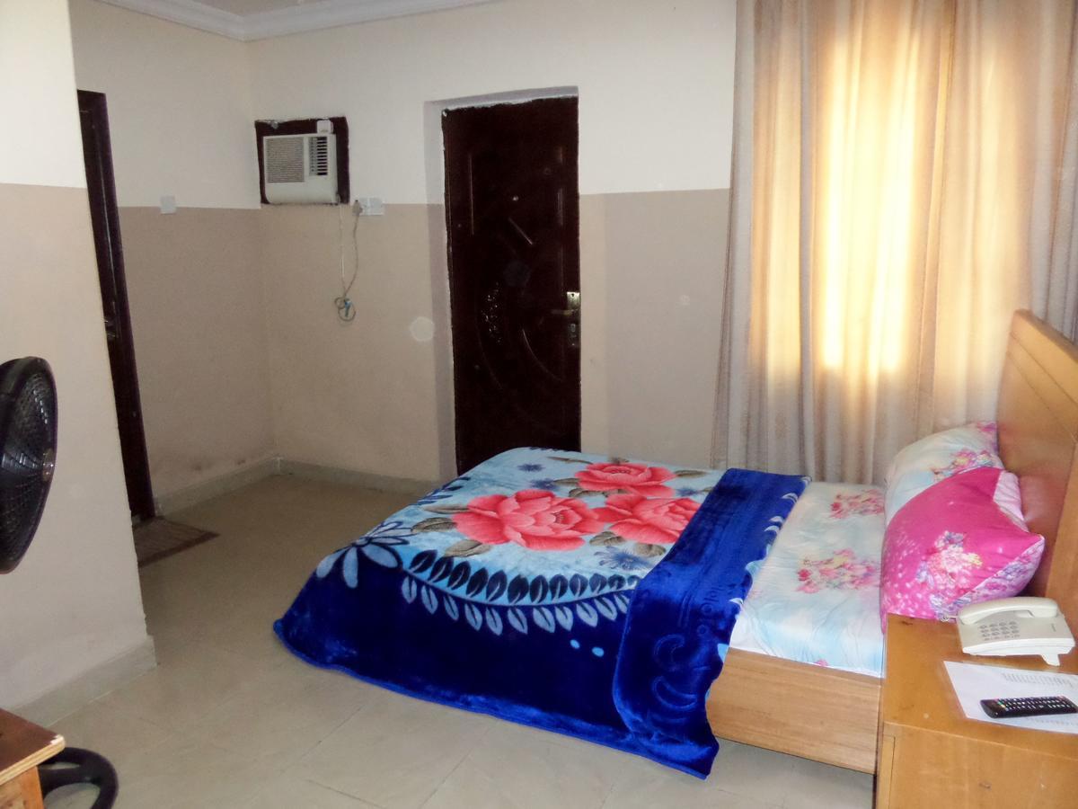 Wonder King Hotel Lagos Quarto foto